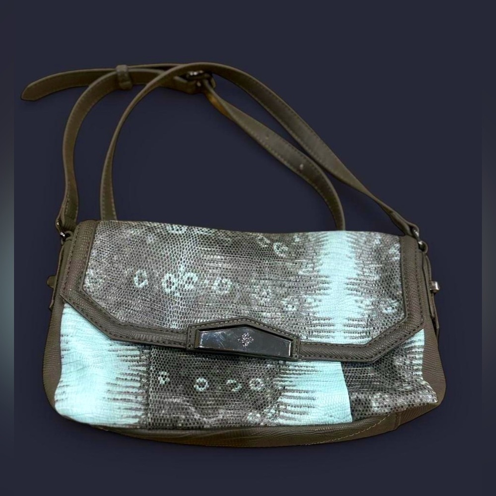 Vera Wang Simply Vera  Mint Gray  faux Leather  Crossbody Purse Adjustable